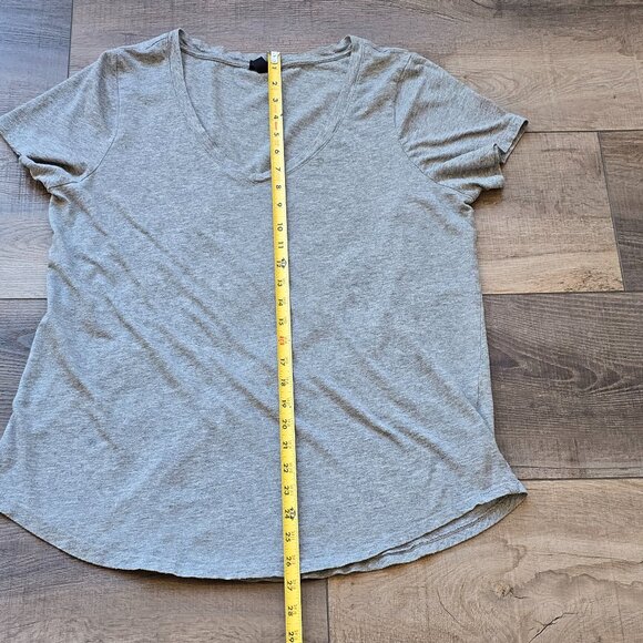 Torrid Gray T-Shirt, Size: 0 - Picture 5 of 9